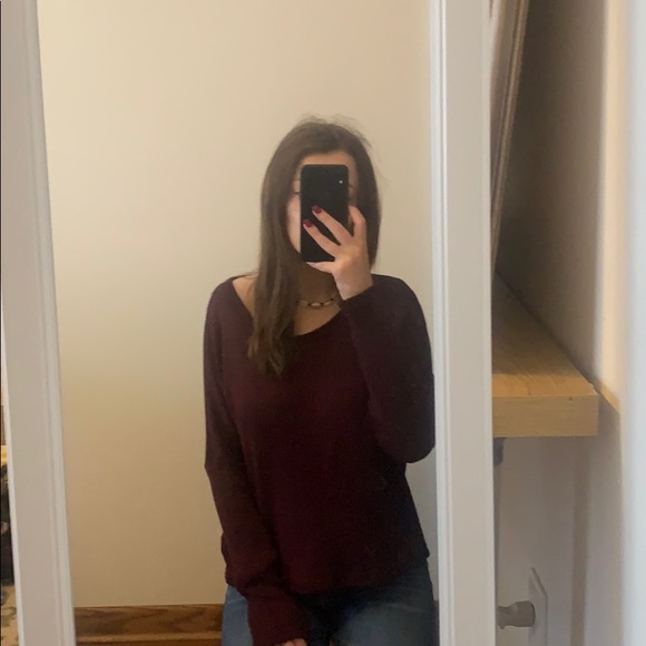 Maroon sweater - Picture 2 of 2